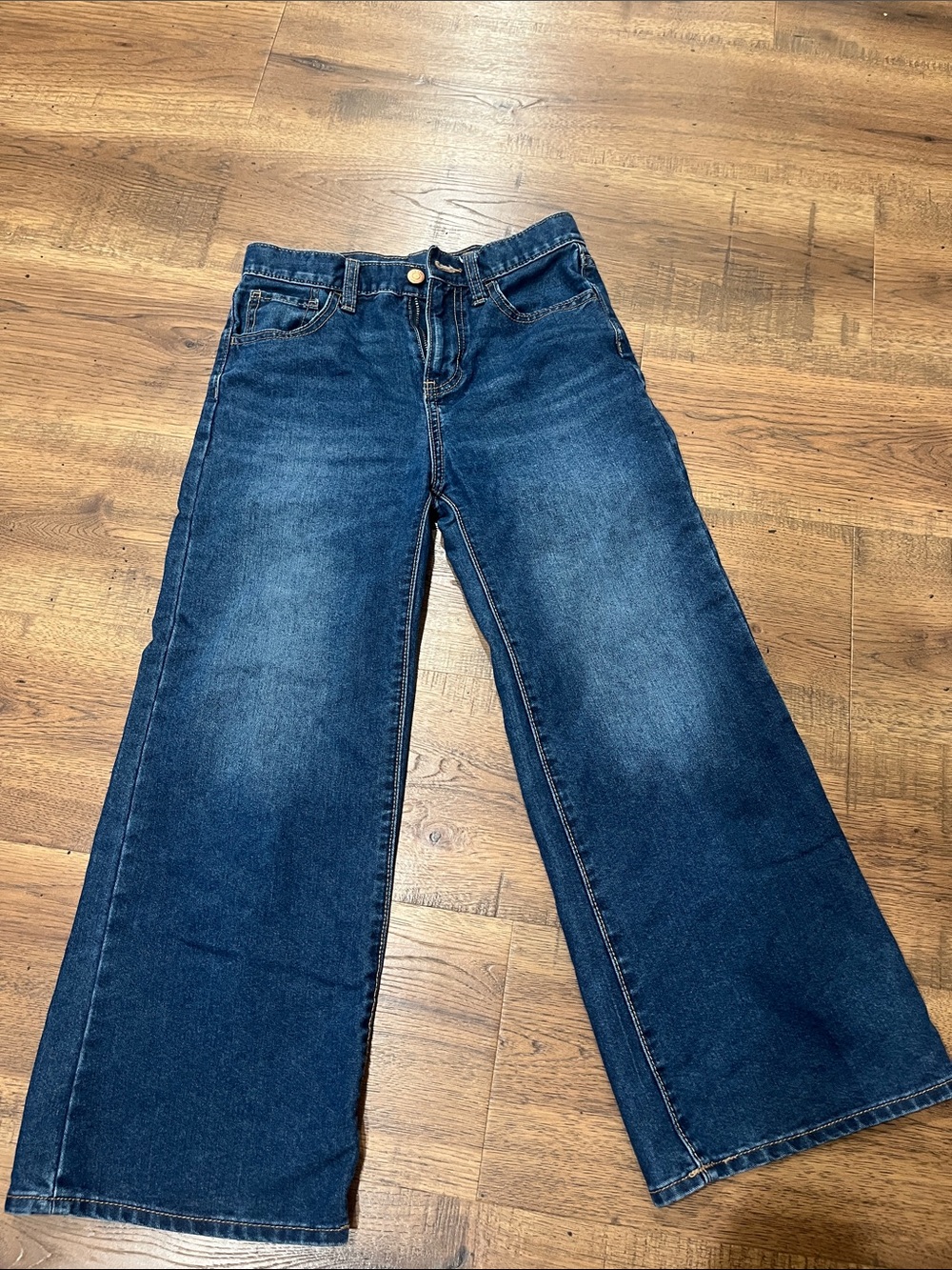 Old Navy Wide-Leg girl’s Jeans in Dark Blue size 12. Great condition
